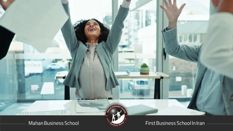 انگیزش کارکنان در سازمان عامل کلیدی در بهبود عملکرد تیمی است.