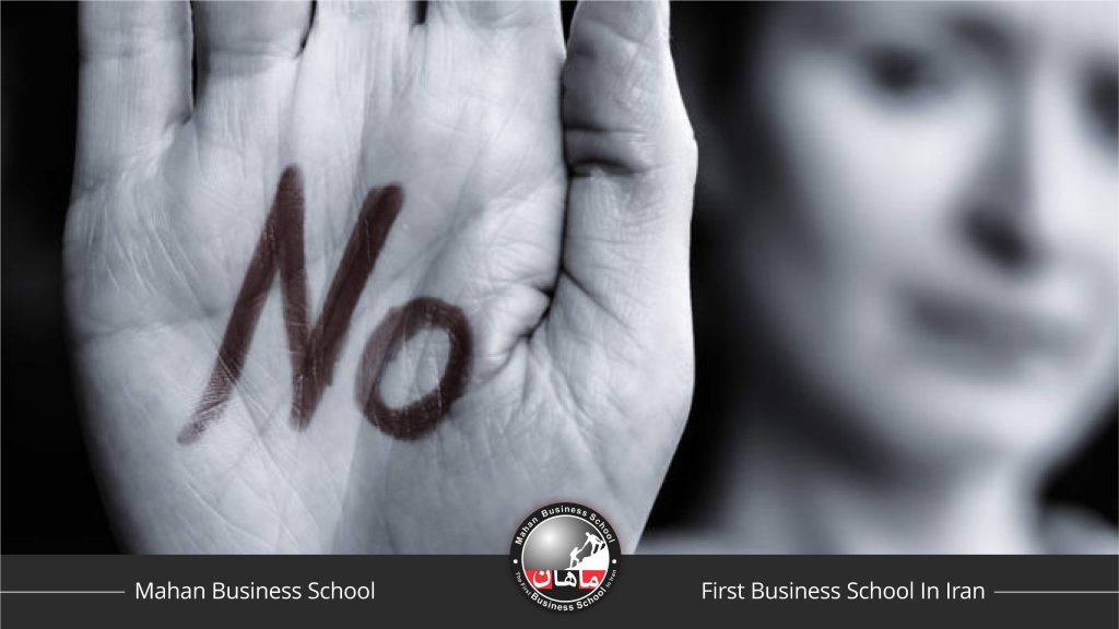 خشونت علیه زنان در محیط کار یکی از چالش‌های جدی و پنهانی است که می‌تواند بهره‌وری، امنیت روانی و فرصت‌های شغلی را تحت تأثیر قرار دهد.