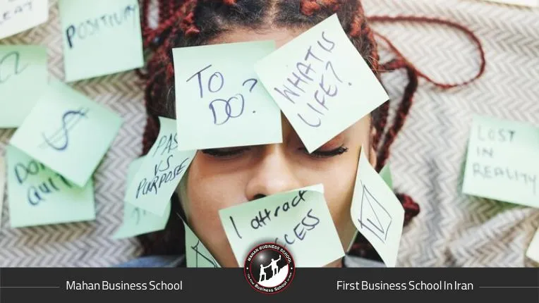 یک پله اعتماد به نفس که فرد را به پله بالاتر یعنی عزت نفس می‌رساند.