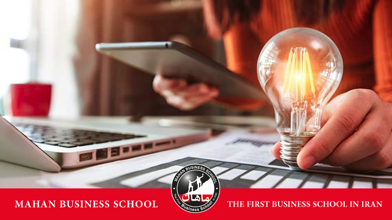 علی اژدرکش، مدیرعامل گروه دنیلی و منتور اجرایی ماژول «استراتژی بقا»، در دوره مدیریت گذار از بحران به مدیران عامل کمک میکند از فاز حمله خارج شده و با دفاع هوشمند، نقشه اقدام ۹۰روزه برای بقا و کنترل ریسک تدوین کنند.